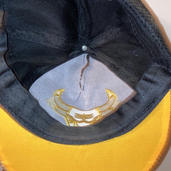 Nice gold fitted if you like gold nice selection - Picture 2 of 2